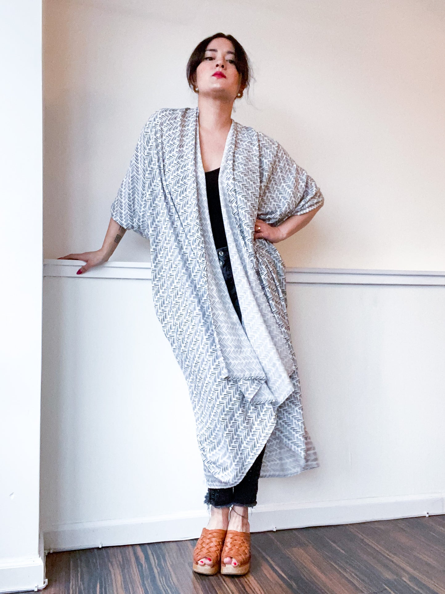 Print High Low Kimono White Black Herringbone
