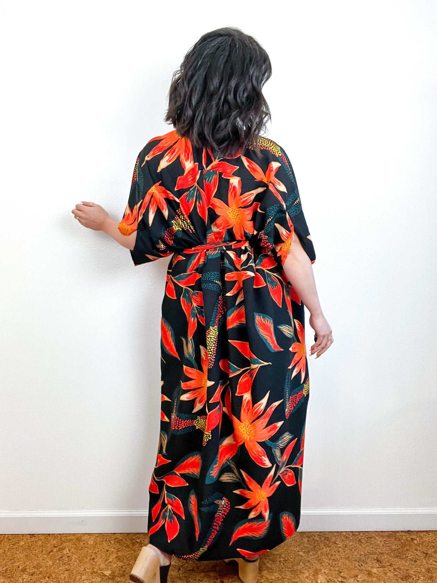 Print High Low Kimono Black Red Tropical Challis