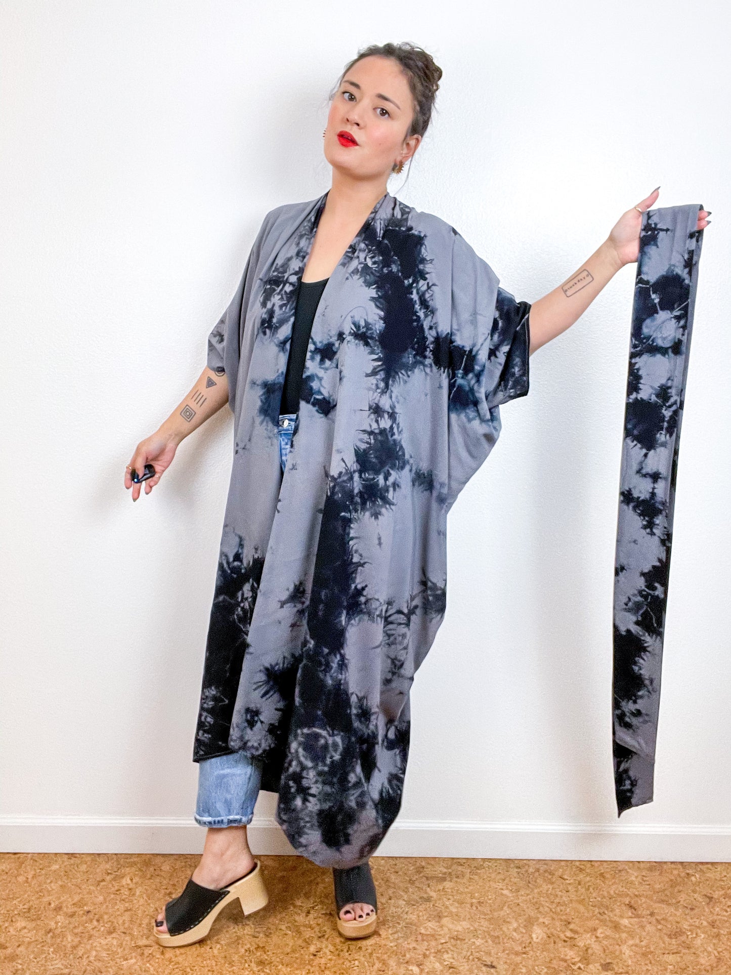 Hand-Dyed High Low Kimono Grey Black Tie