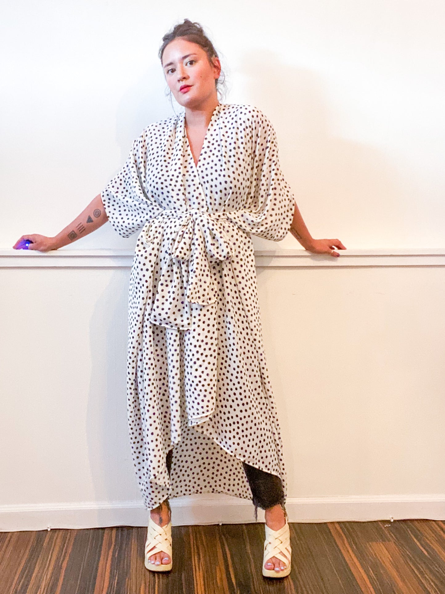 Print High Low Kimono Ivory Black Dots Georgette