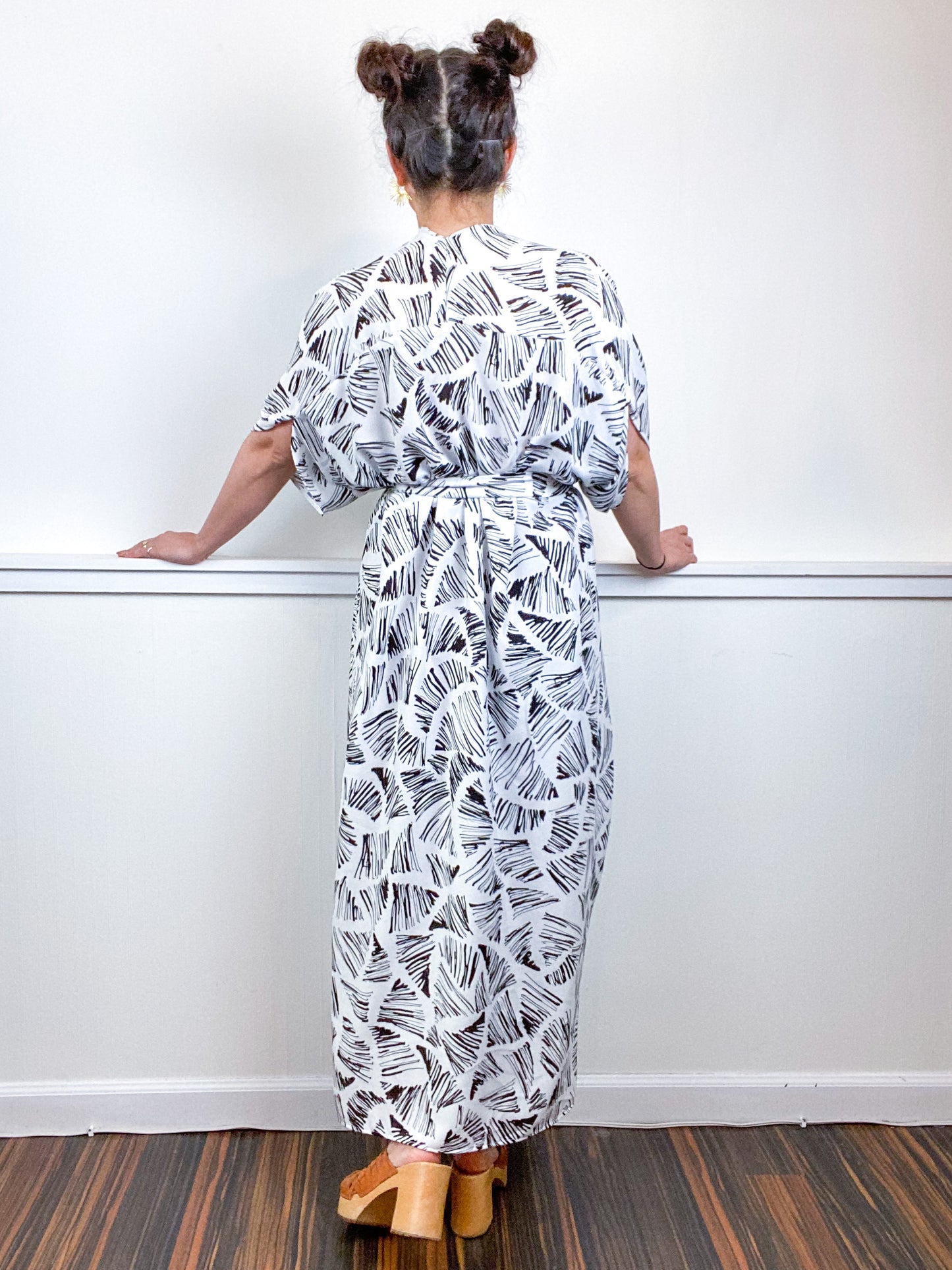 Print High Low Kimono White Black Sketch Crepe