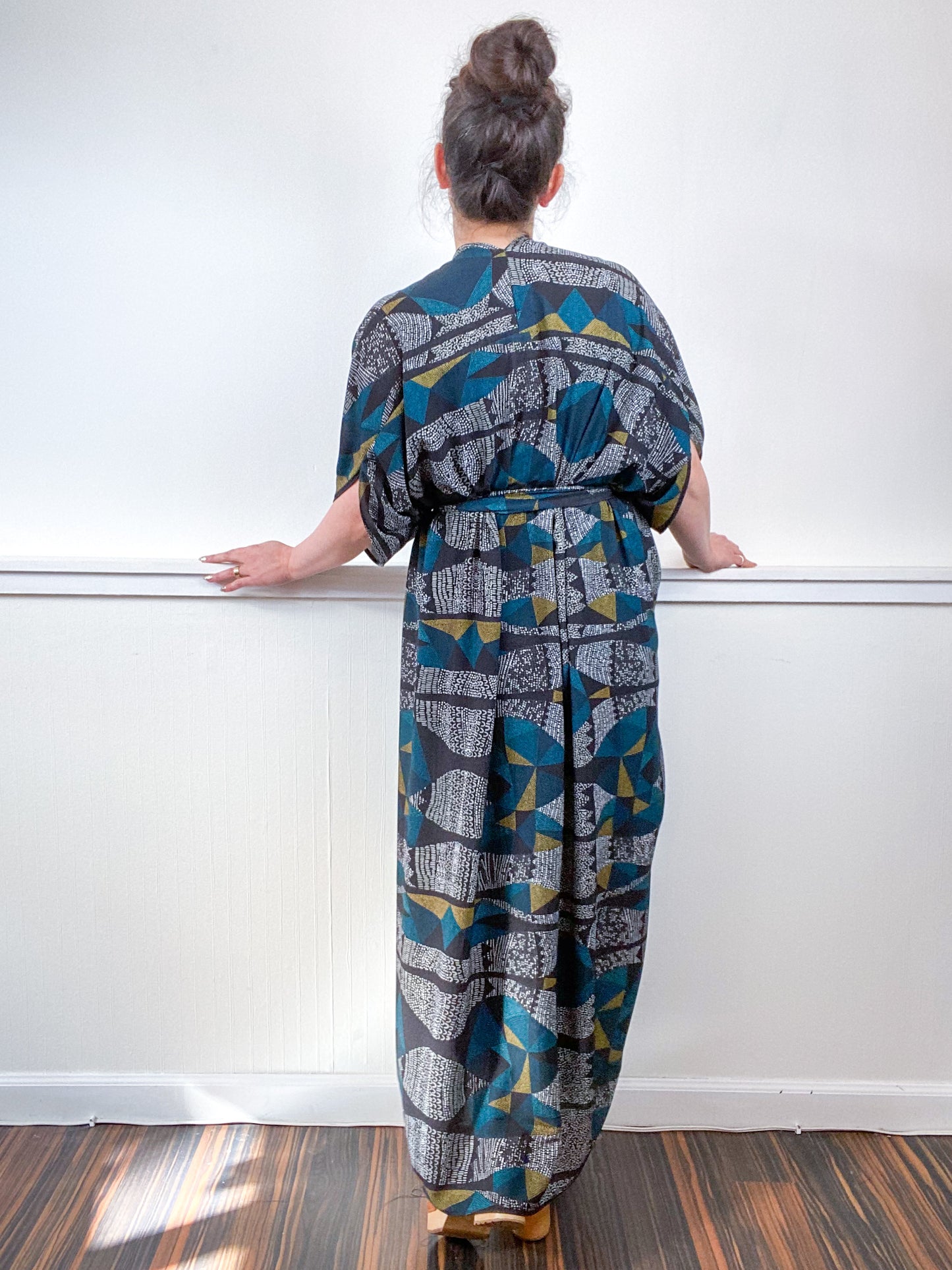 Print High Low Kimono Black White Green Graphic Crepe