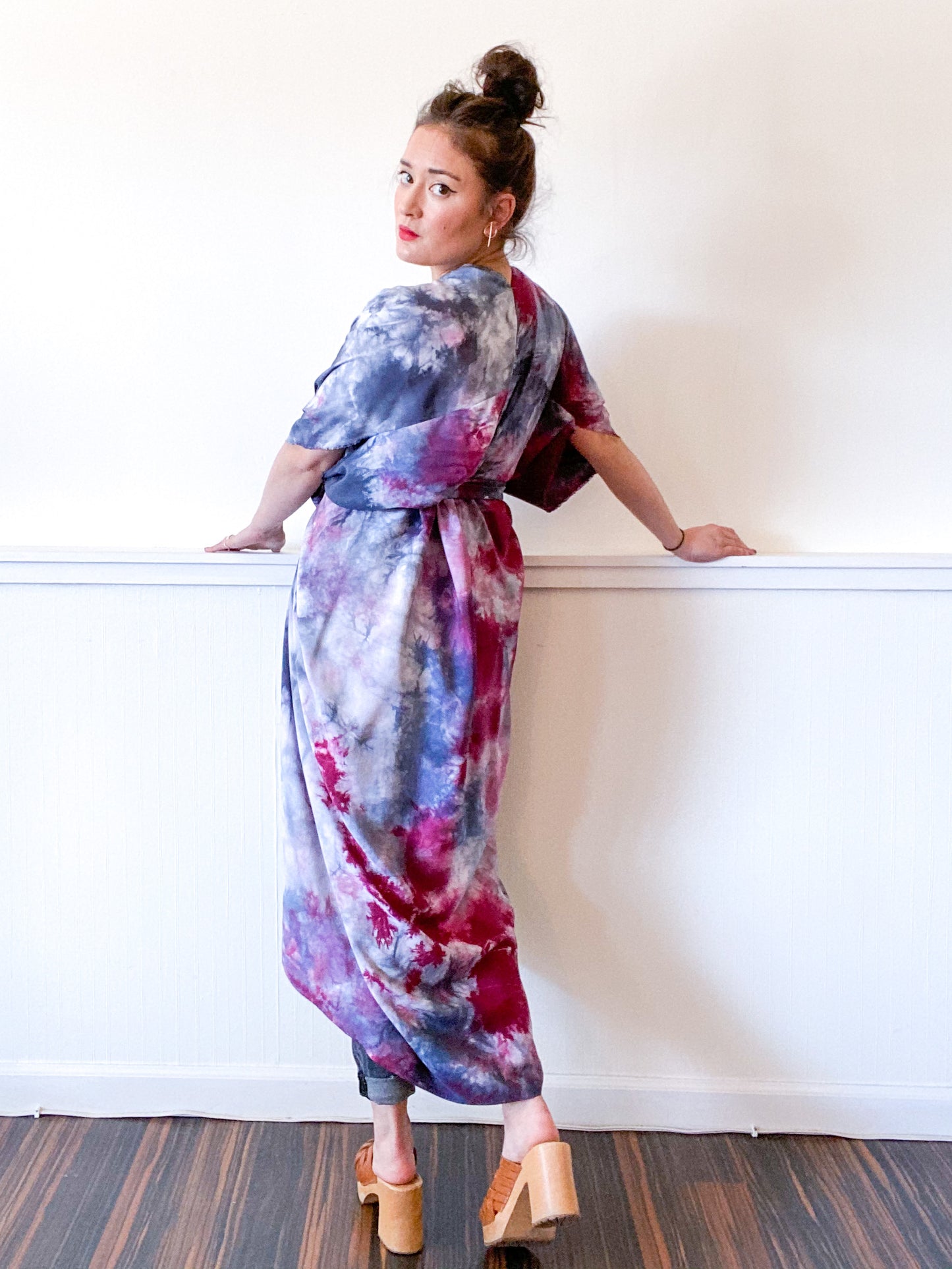 Hand-Dyed High Low Kimono Grey Maroon Tie