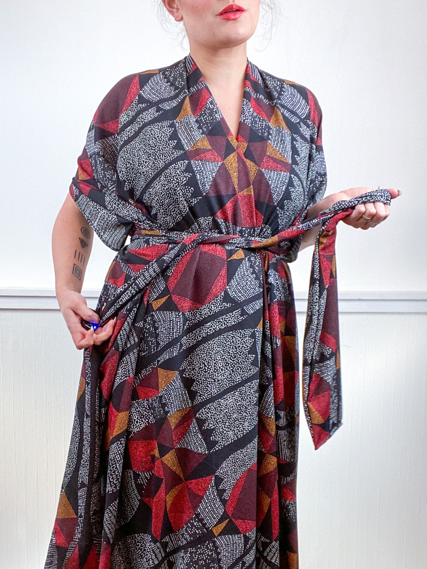 Print High Low Kimono Black White Rust Graphic Crepe