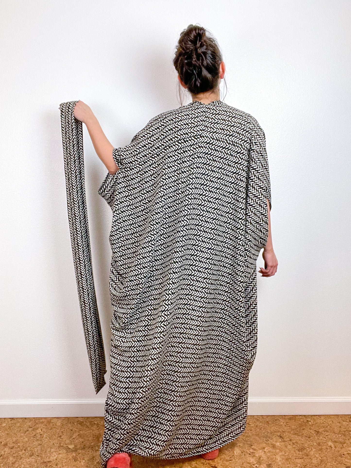 Print High Low Kimono Ivory Black V Rayon Challis