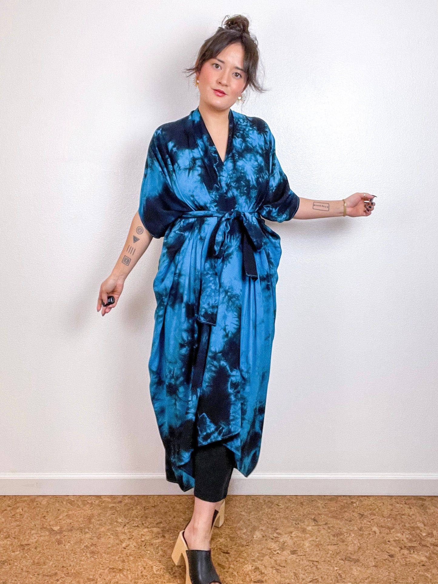 Hand-Dyed High Low Kimono Turquoise Black Tie