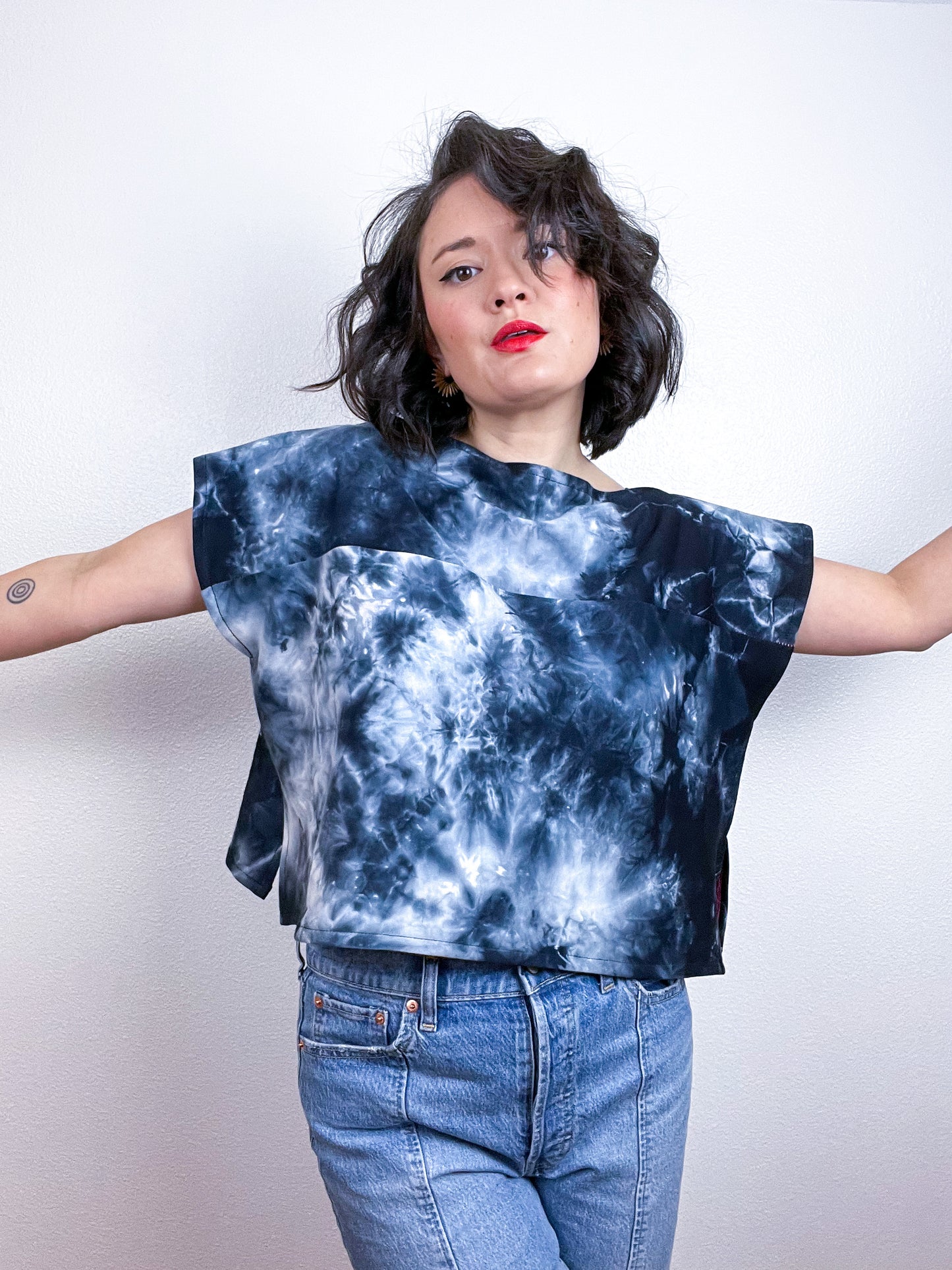 Hand-Dyed Sweatshirt Crop Black Tie