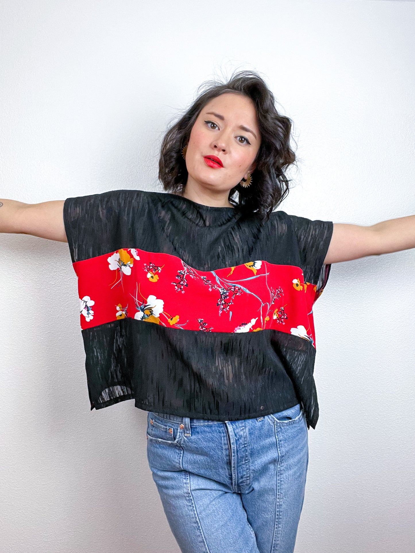 Scrappy Crop Black Red Floral