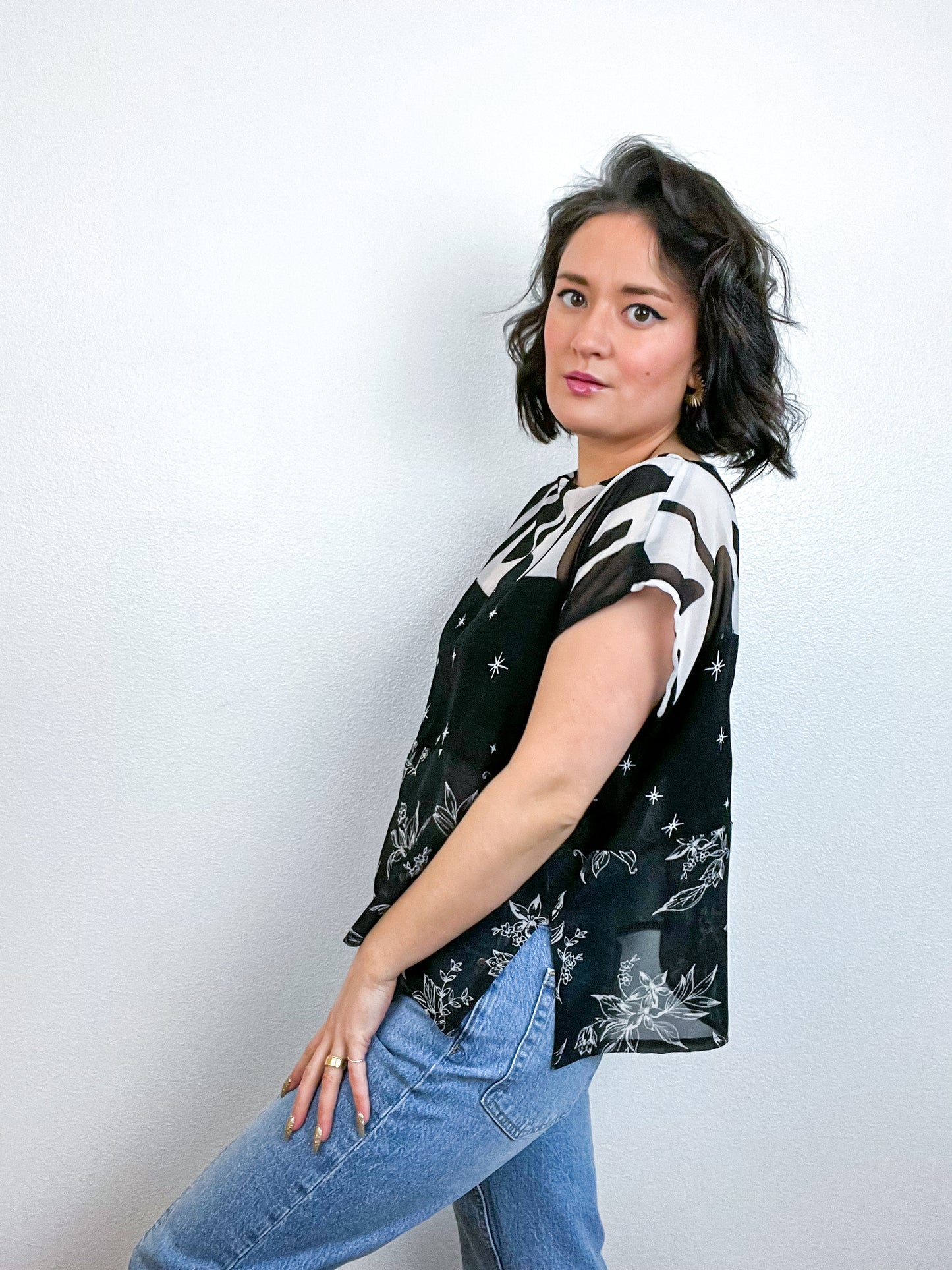 Scrappy Crop Black White Graphic Star Floral