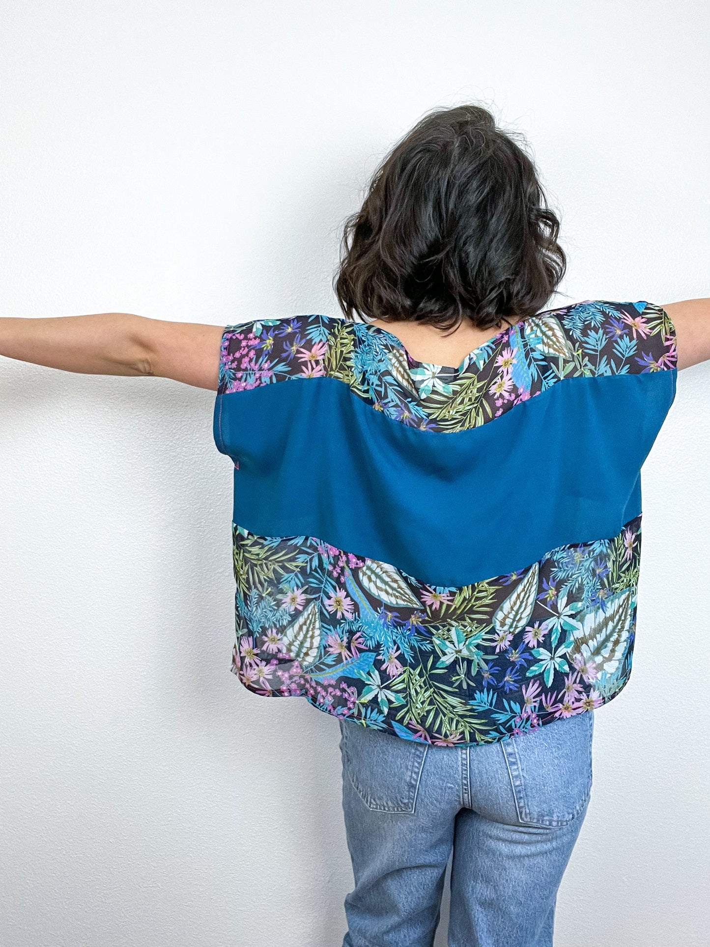 Scrappy Crop Teal Tropical