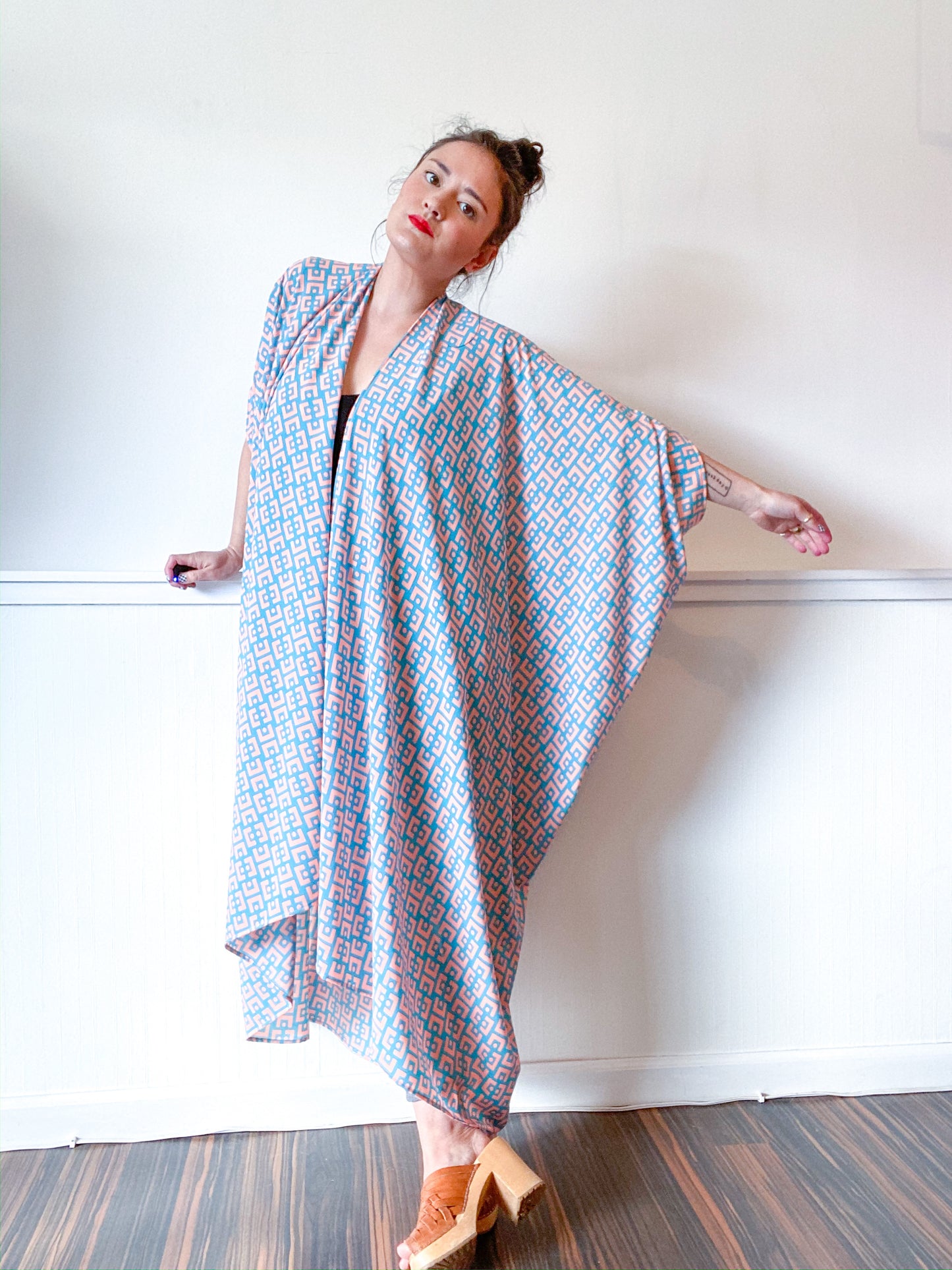 Print High Low Kimono Turquoise Pink Mid Century Mod Slinky