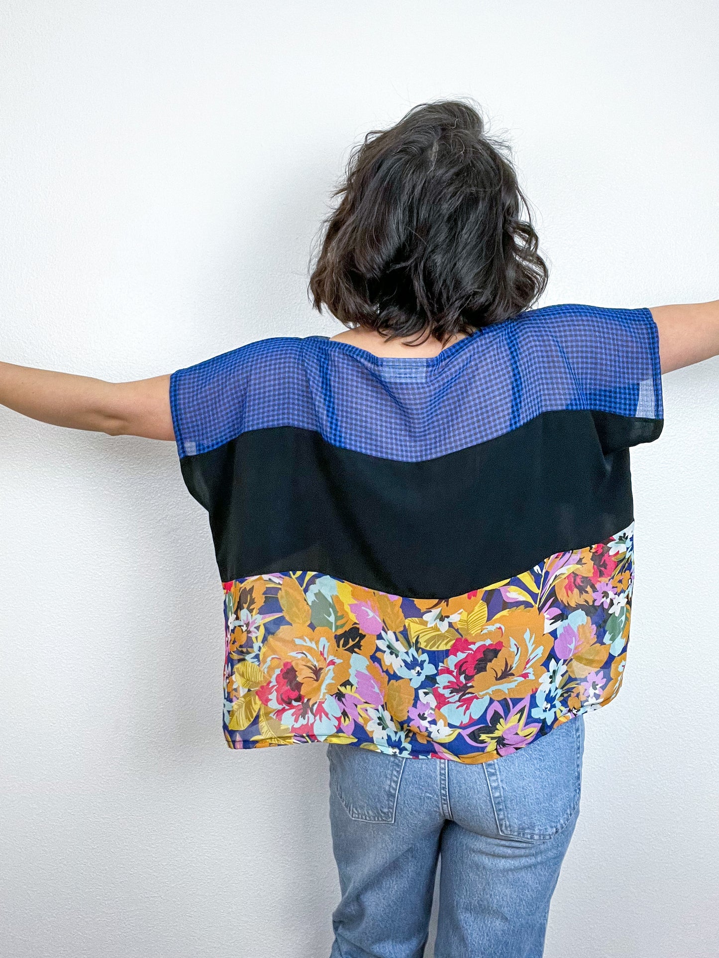 Scrappy Crop Royal Black Floral Gingham