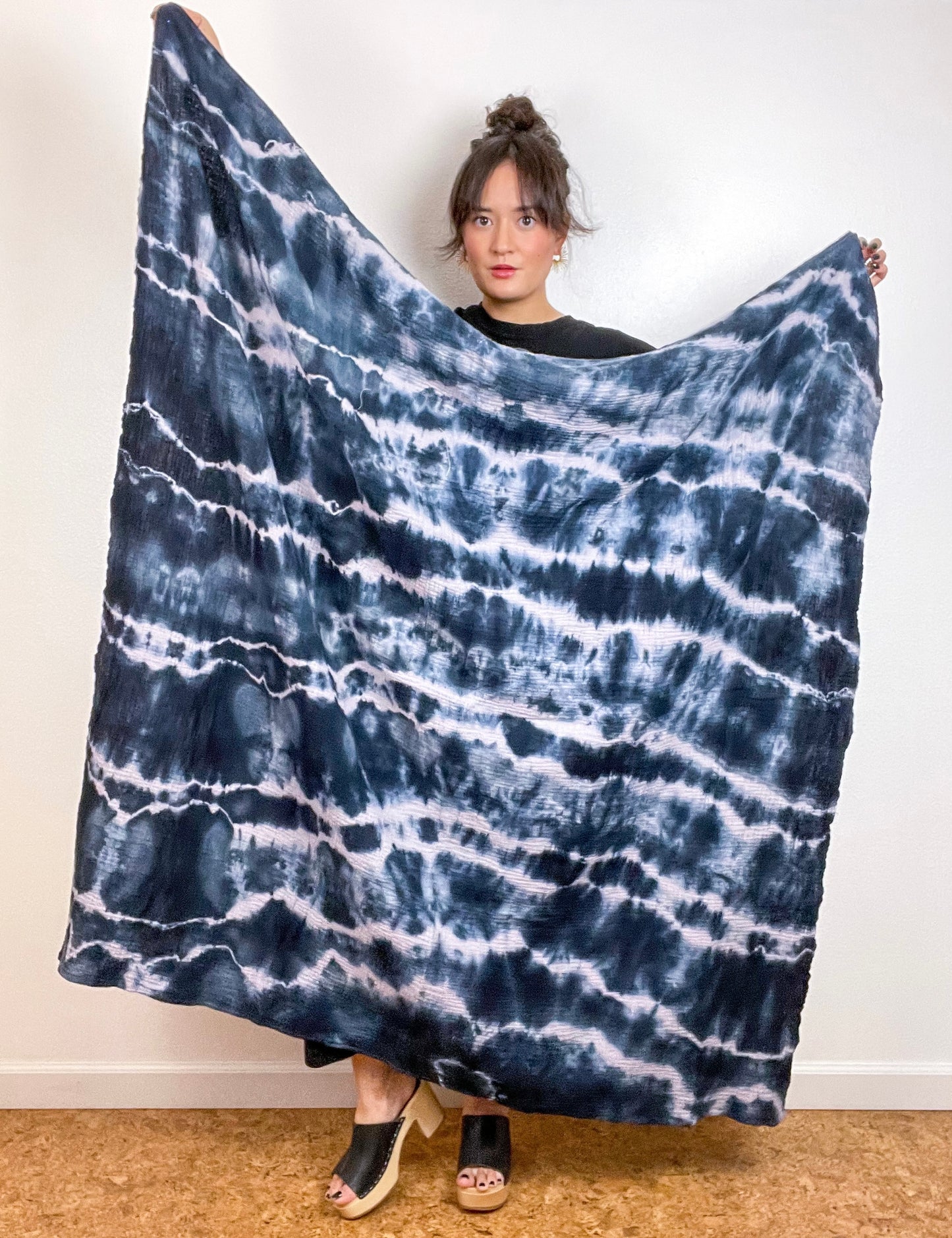 Hand-Dyed Double Gauze Blanket Scarf Black Peach Lines