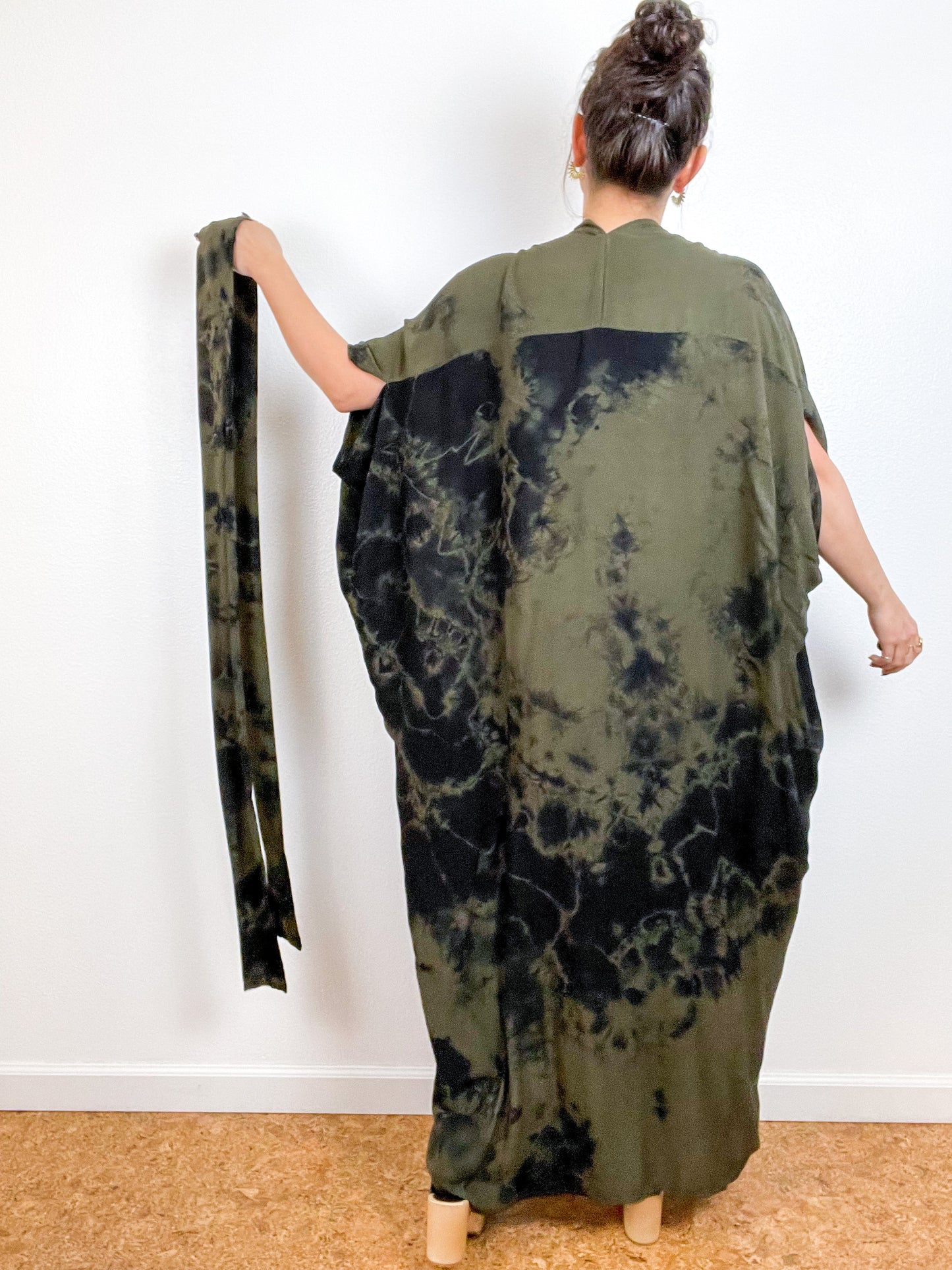 Hand-Dyed High Low Kimono Forest Black Tie
