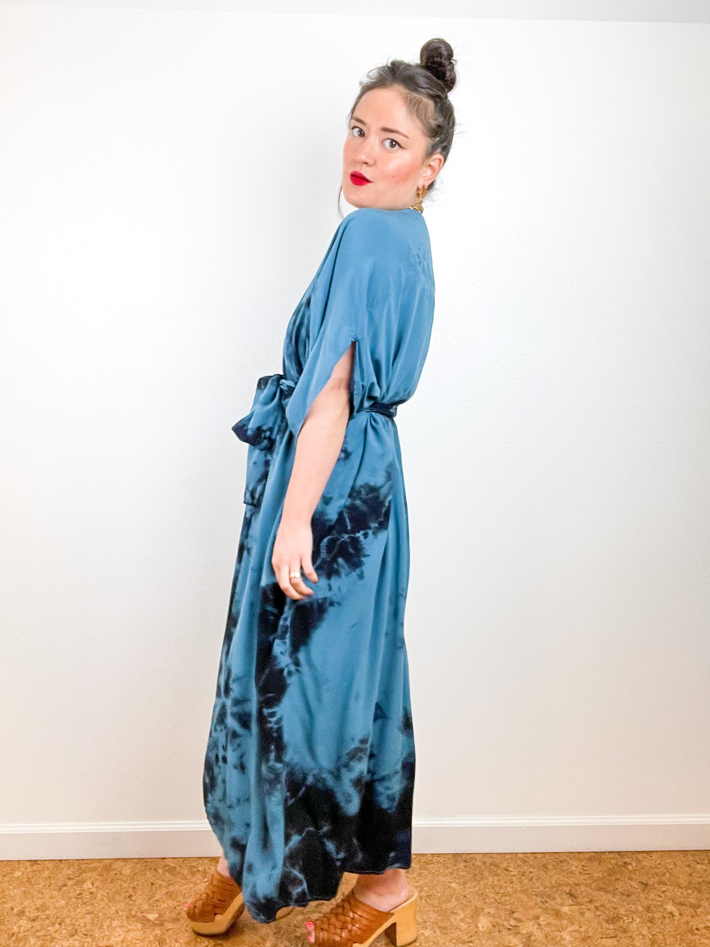 Hand-Dyed High Low Kimono Blue Black Tie