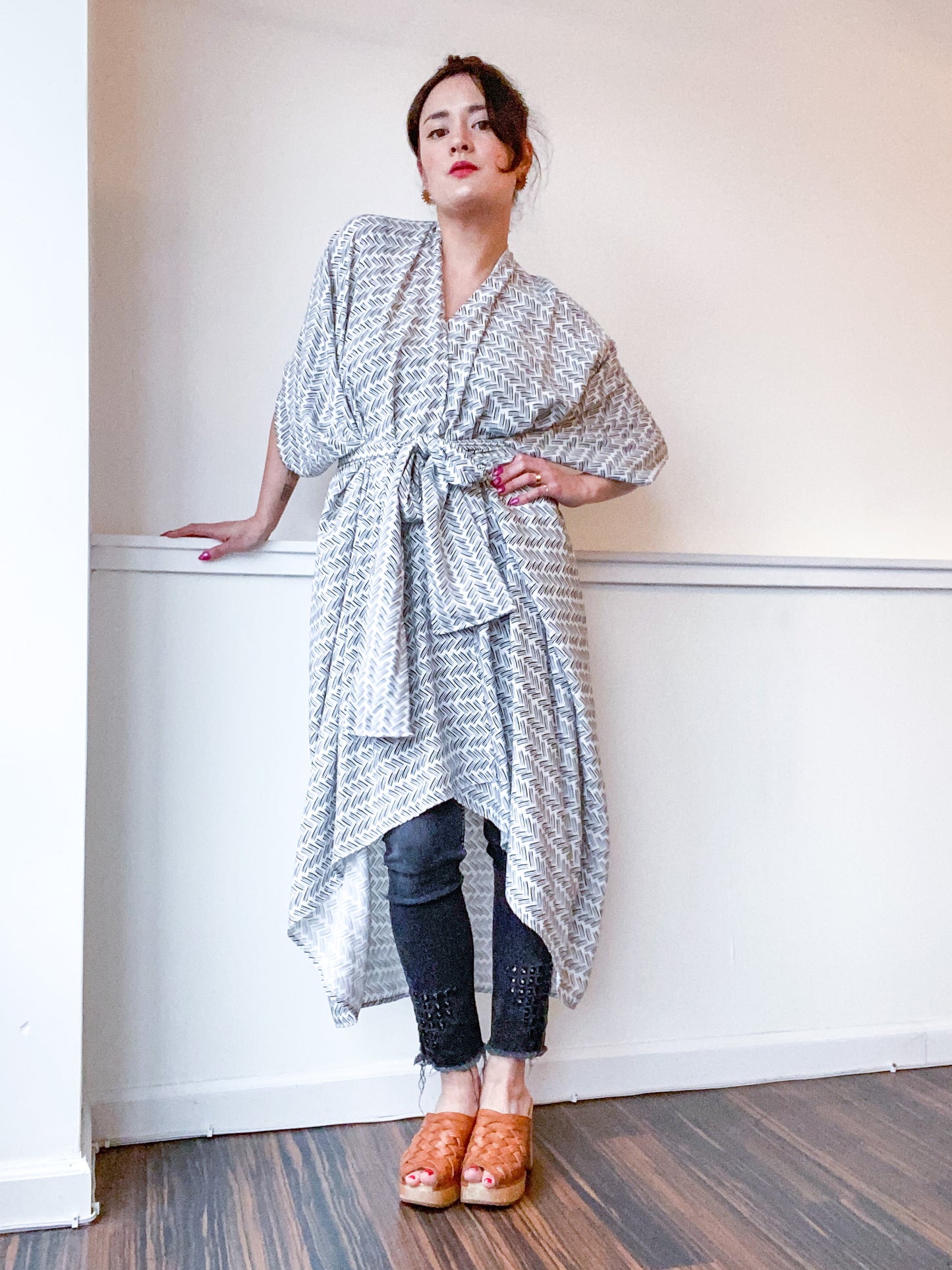 Print High Low Kimono White Black Herringbone