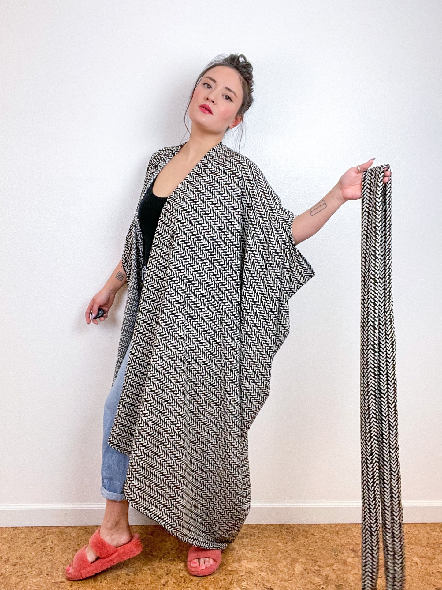 Print High Low Kimono Ivory Black V Rayon Challis