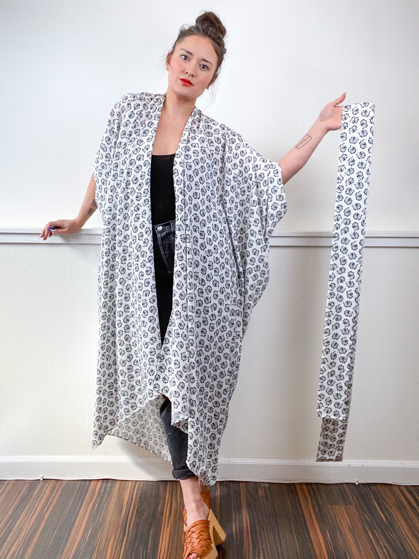 Print High Low Kimono White Black Dandelion Challis