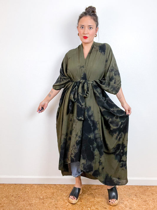 Hand-Dyed High Low Kimono Forest Black Tie