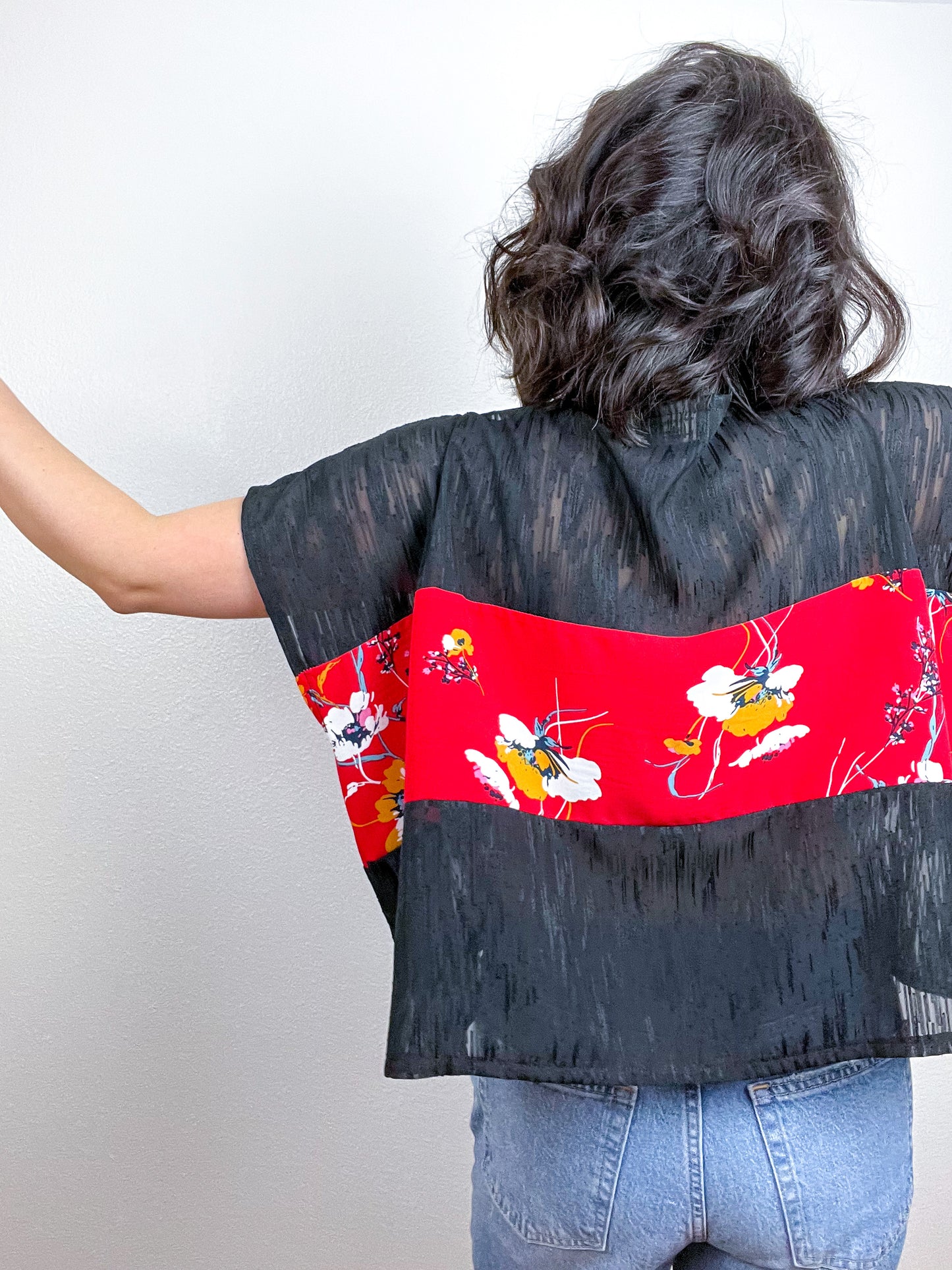 Scrappy Crop Black Red Floral