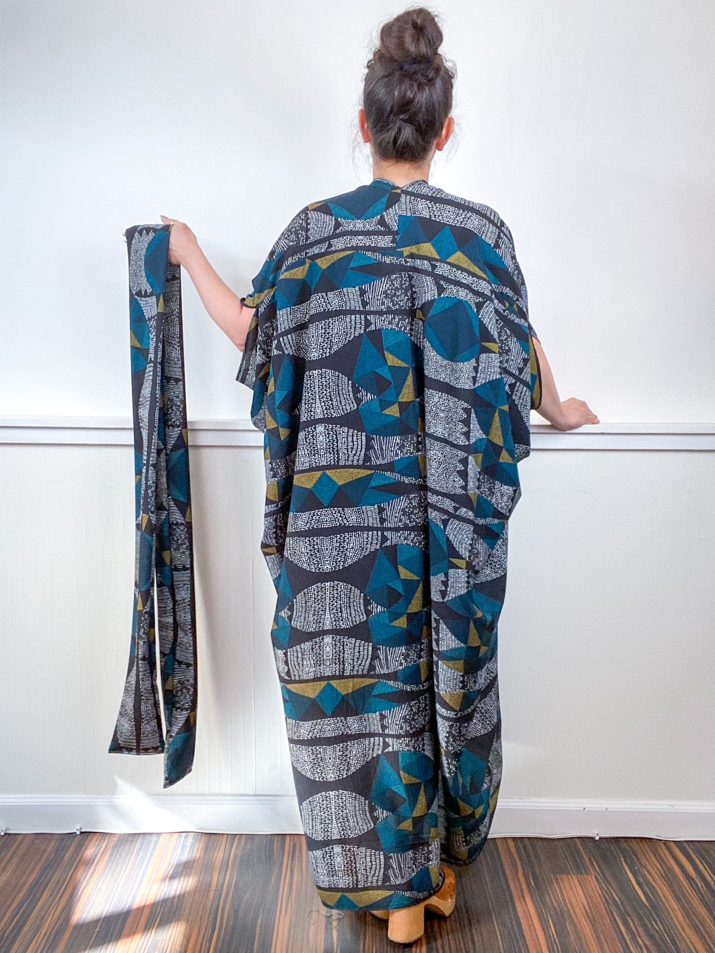 Print High Low Kimono Black White Green Graphic Crepe