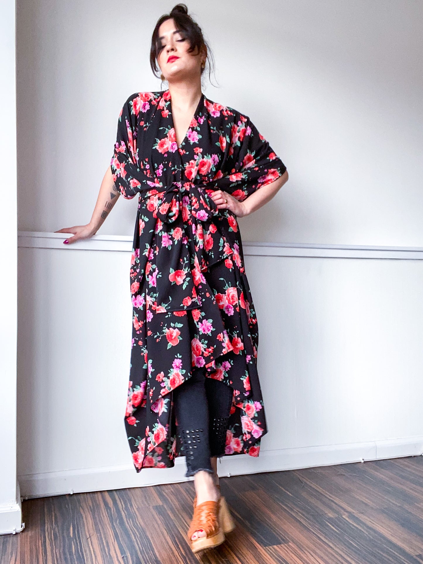 Print High Low Kimono Black Red Pink Roses