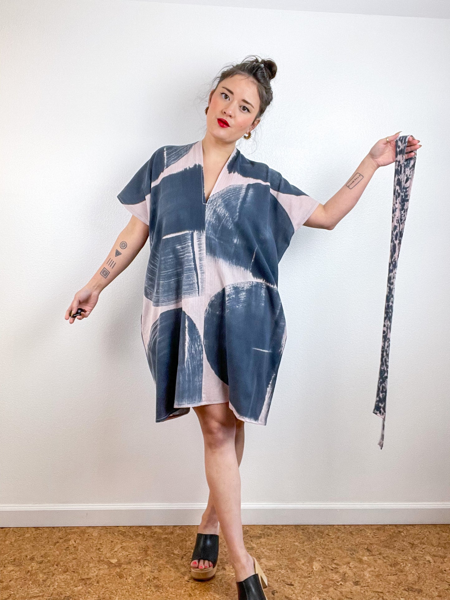 Single Gauze Mini Caftan Dress Blush Graphite Brushstrokes