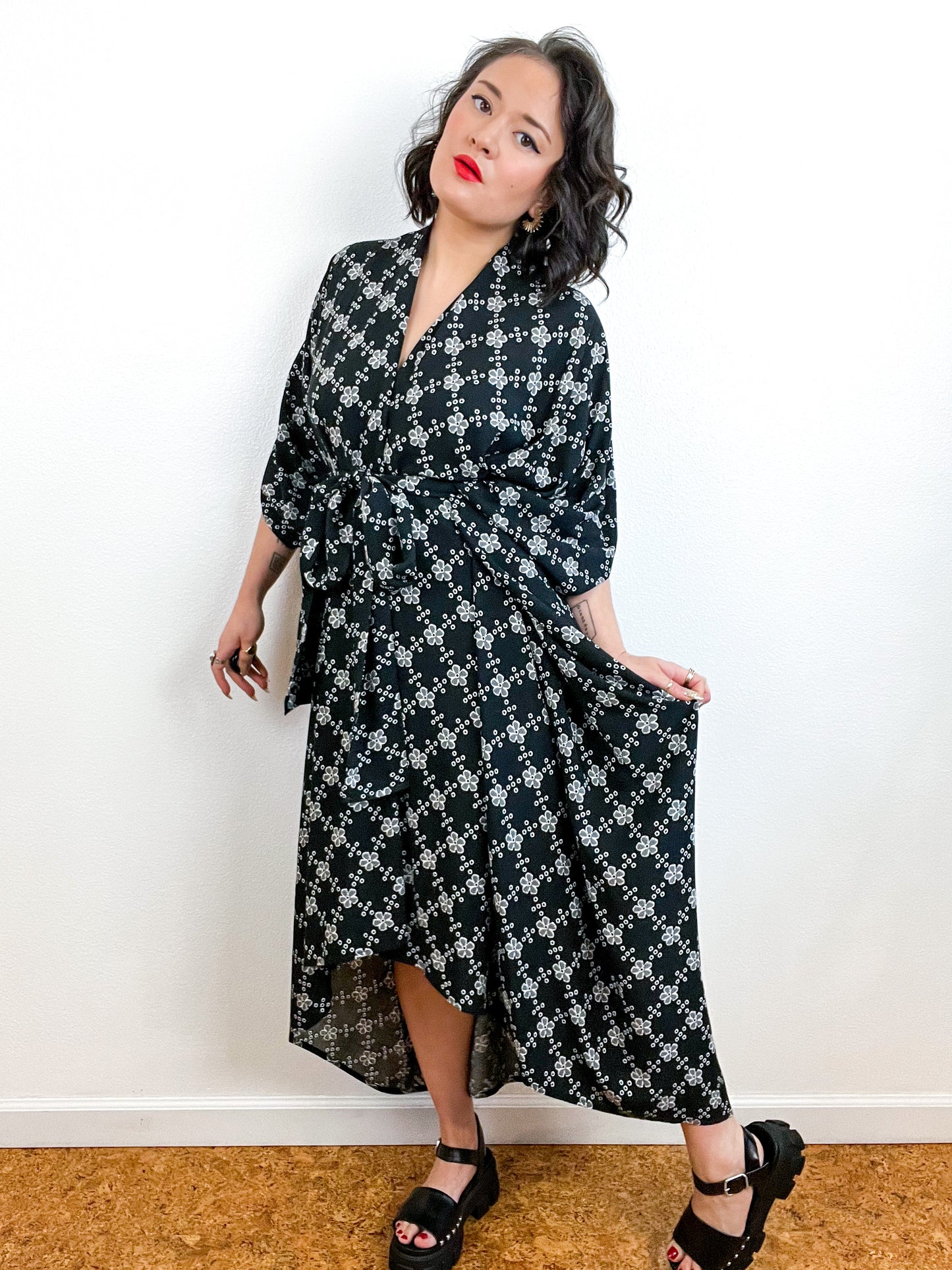 Print High Low Kimono Black Grey Eyelet Challis