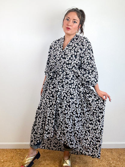 Print High Low Kimono Black White Daisy Challis