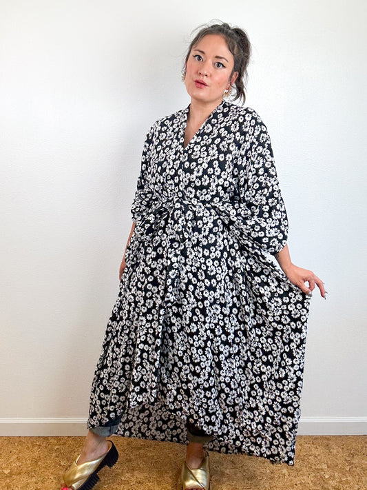 Print High Low Kimono Black White Daisy Challis
