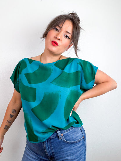 Hand-Dyed Bamboo Flip Crop Teal Turquoise Brushstrokes