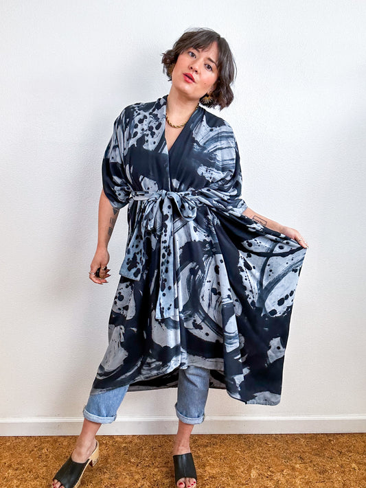 Hand-Dyed High Low Kimono Grey Black Sumi