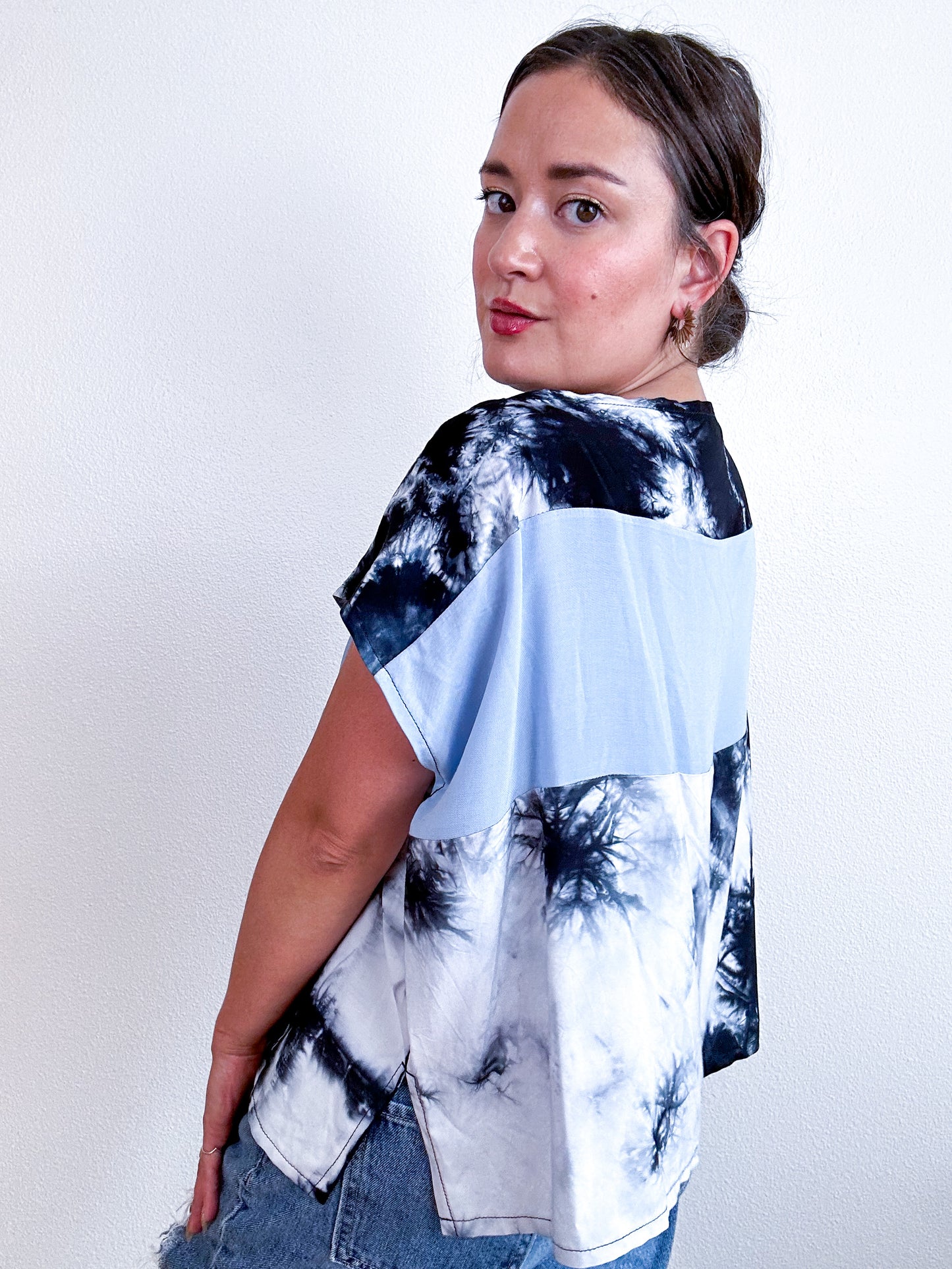 Scrappy Crop Blue Black Shibori Colorblock
