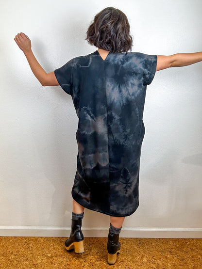Hand-Dyed Knee Sweatshirt Smock Dress Charcoal Tie