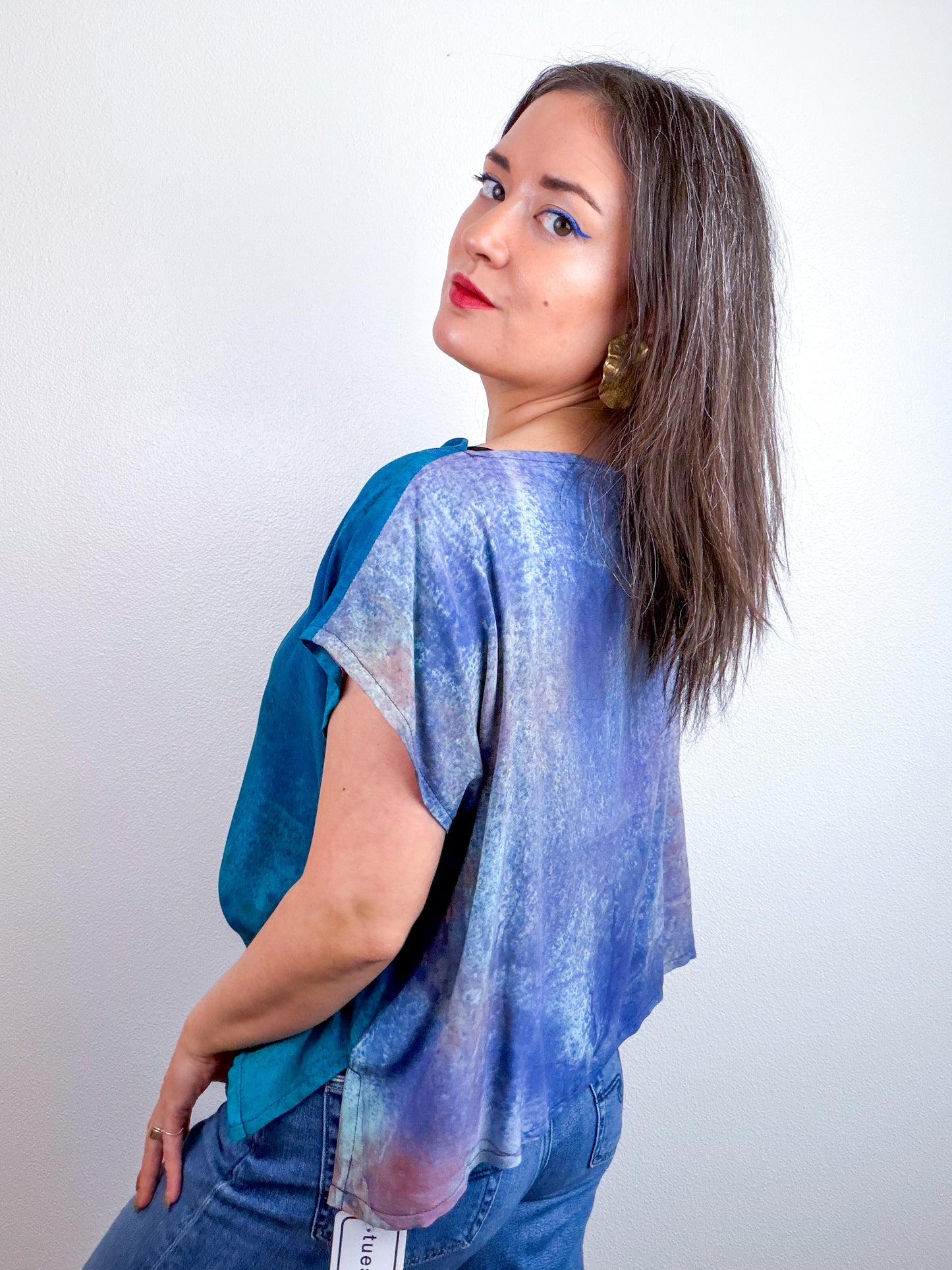 Hand-Dyed Bamboo Flip Crop Teal Blue Speckle