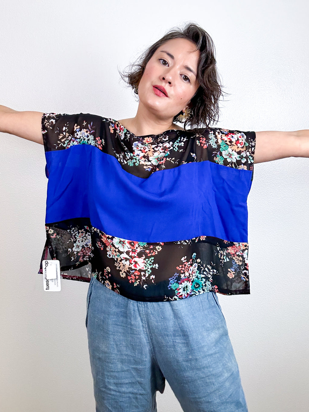 Scrappy Crop Black Blue Floral