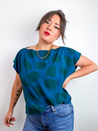 Hand-Dyed Bamboo Flip Crop Teal Turquoise Brushstrokes