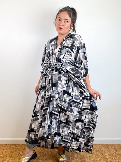 Print High Low Kimono Black Grey Grid Challis