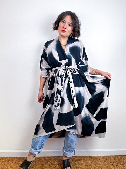 Hand-Dyed High Low Kimono Shell Black Brush