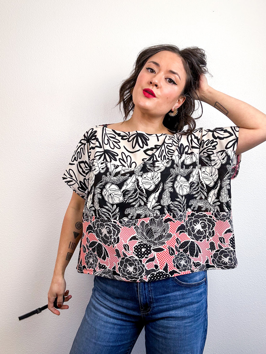 Scrappy Crop Black Red Ivory Florals