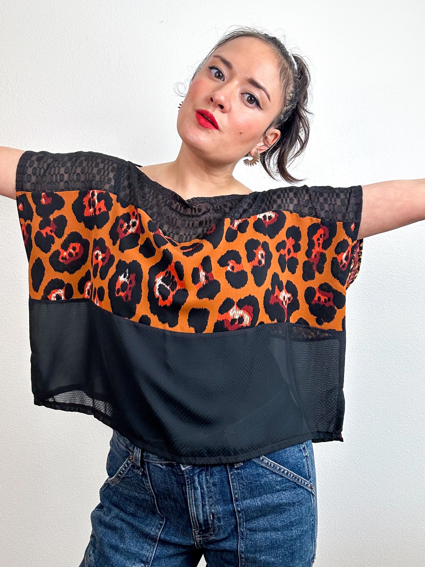 Scrappy Crop Copper Leopard Black