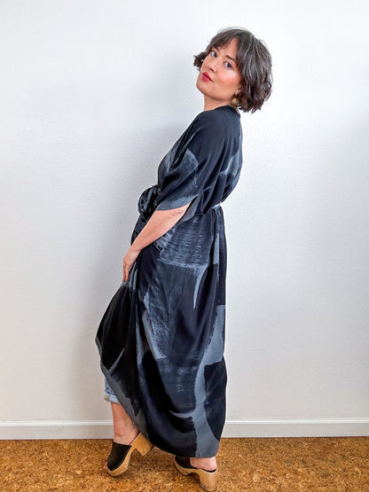 Hand-Dyed High Low Kimono Charcoal Black Arc