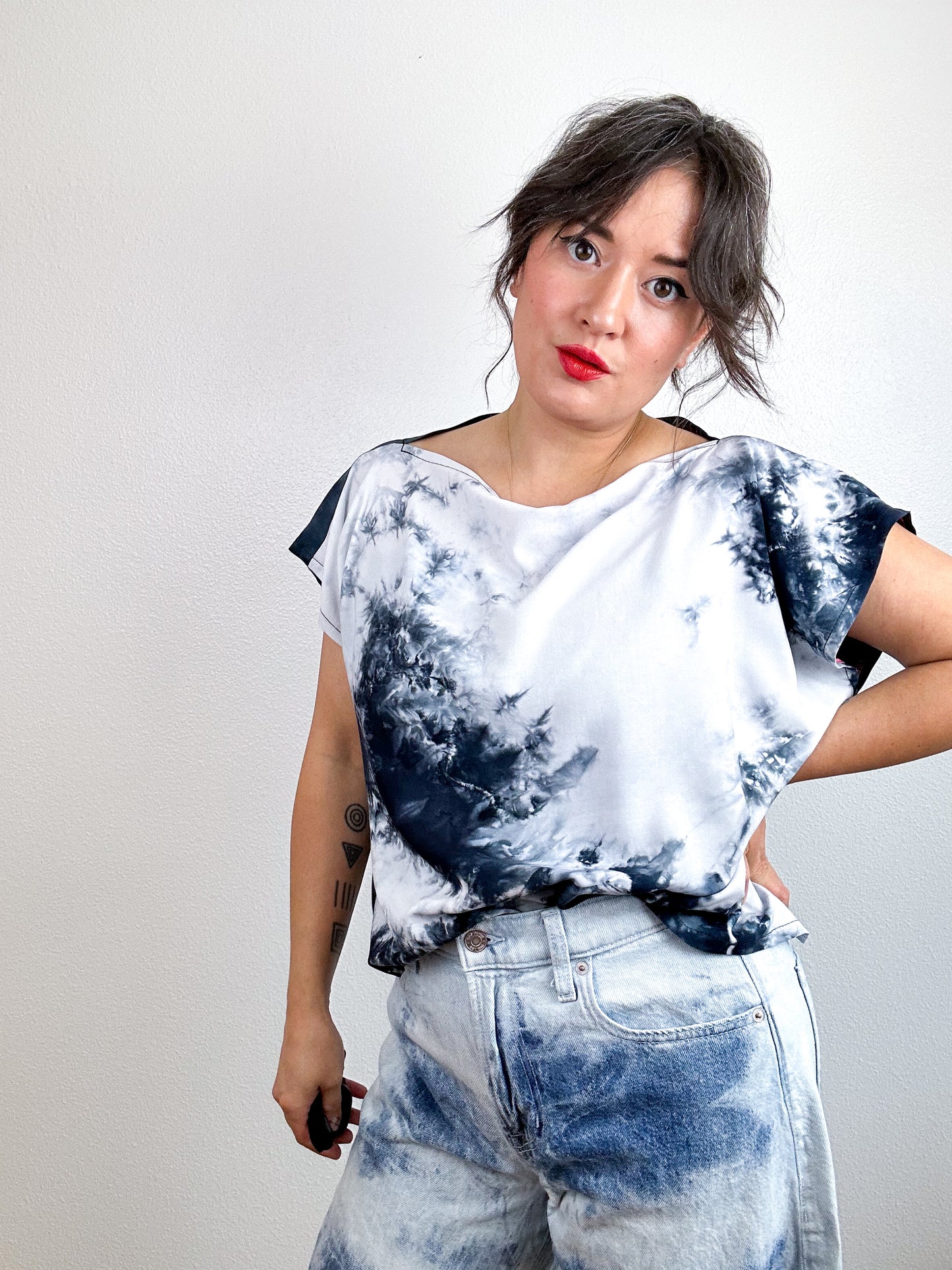 Hand-Dyed Bamboo Flip Crop Black Tie Watercolor