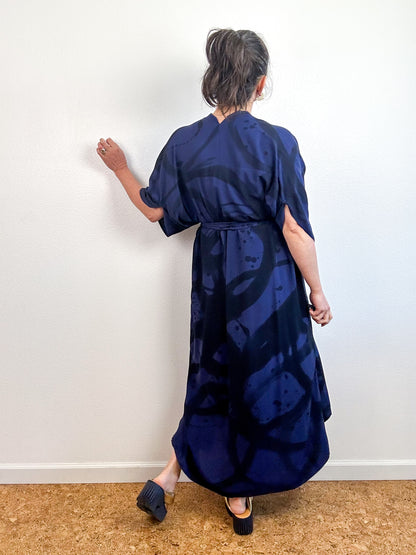 Hand-Dyed High Low Kimono Navy Black Sumi