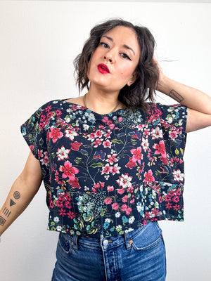 Scrappy Crop Mixed Navy Florals