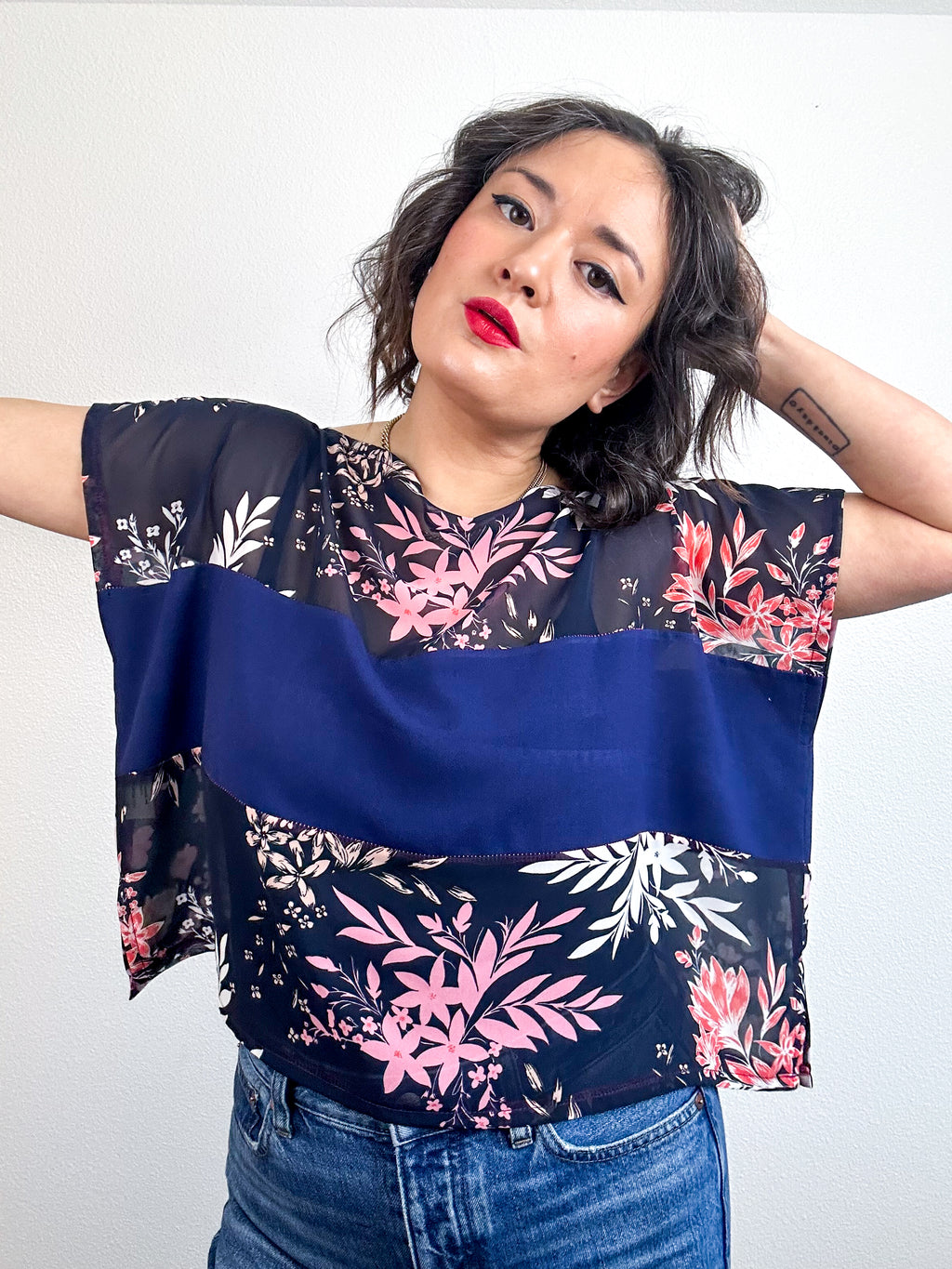 Scrappy Crop Navy Blossoms