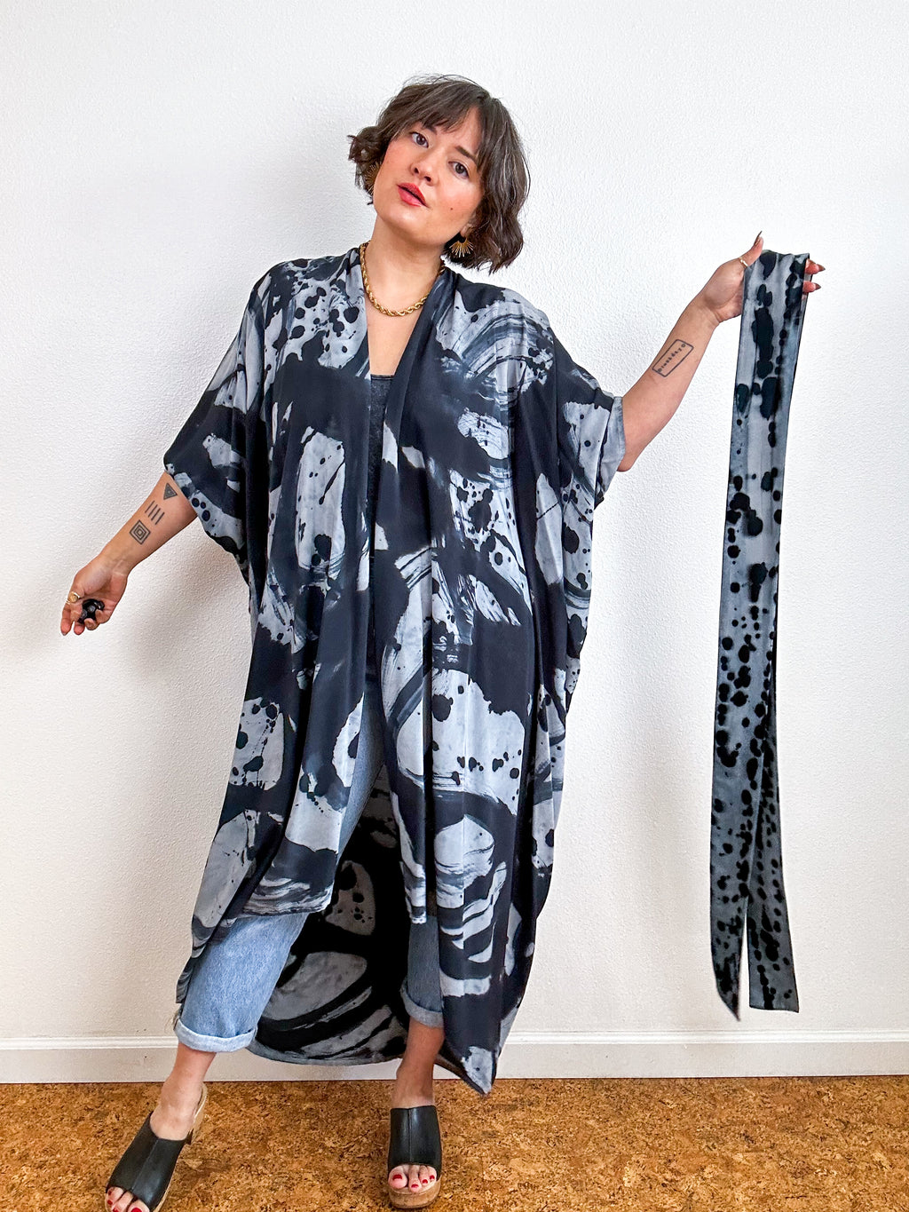 Hand-Dyed High Low Kimono Grey Black Sumi