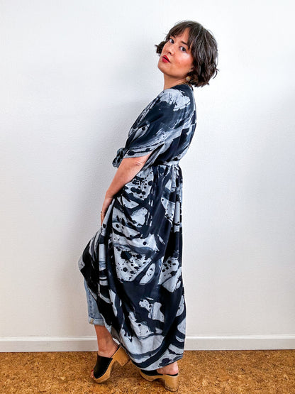 Hand-Dyed High Low Kimono Grey Black Sumi