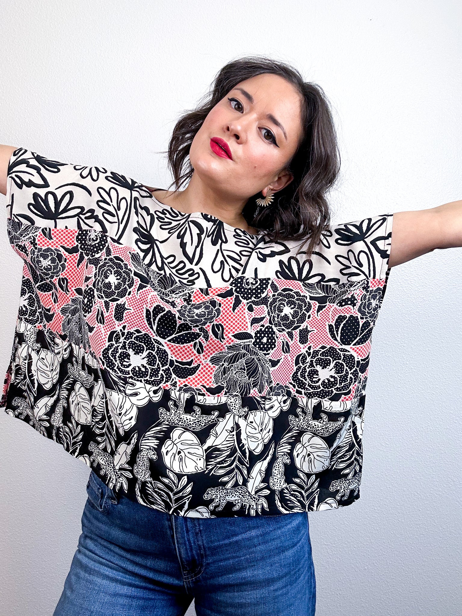 Scrappy Crop Black Red Ivory Florals