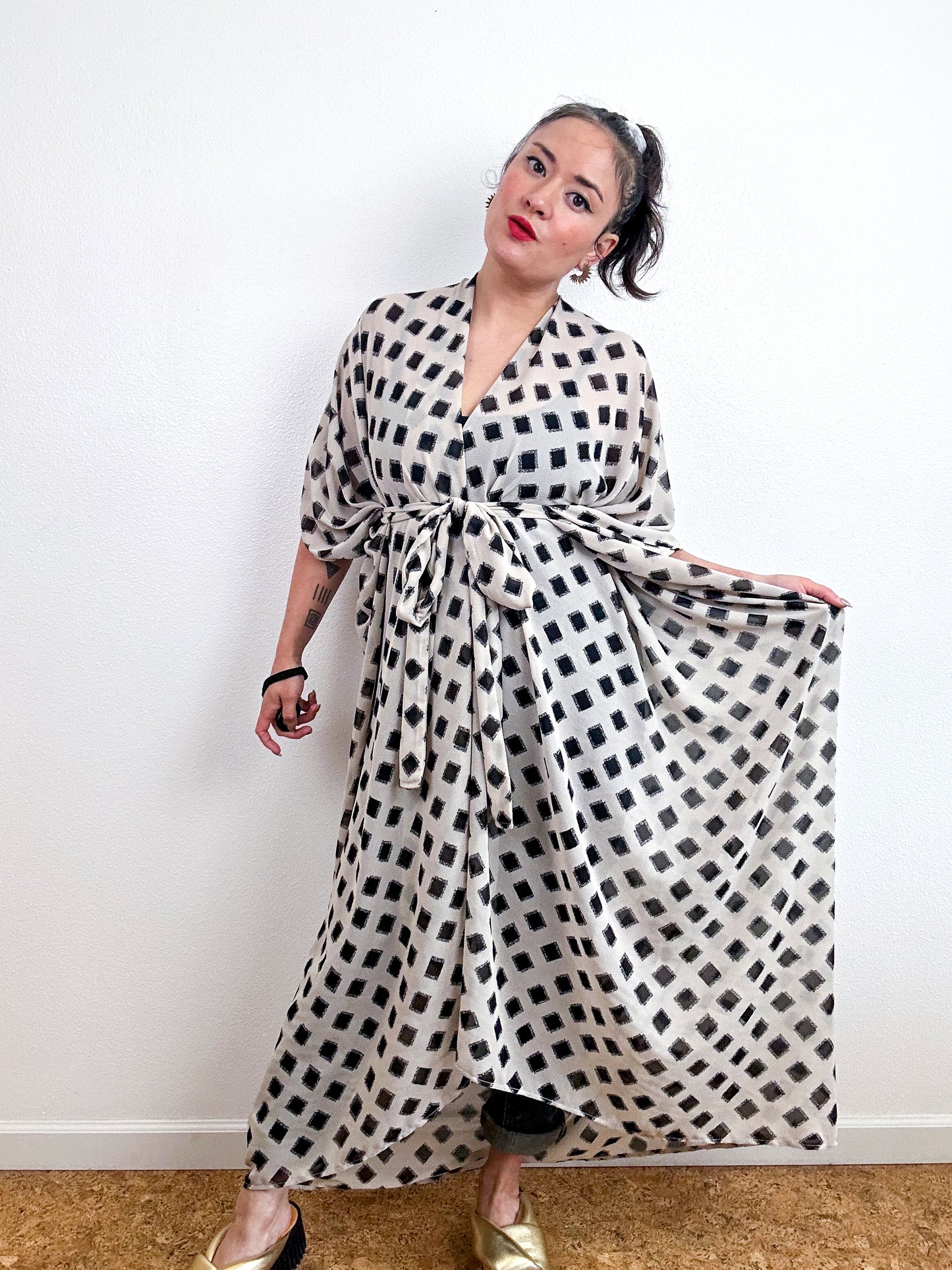 Print High Low Kimono Ivory Black Diamond Chiffon